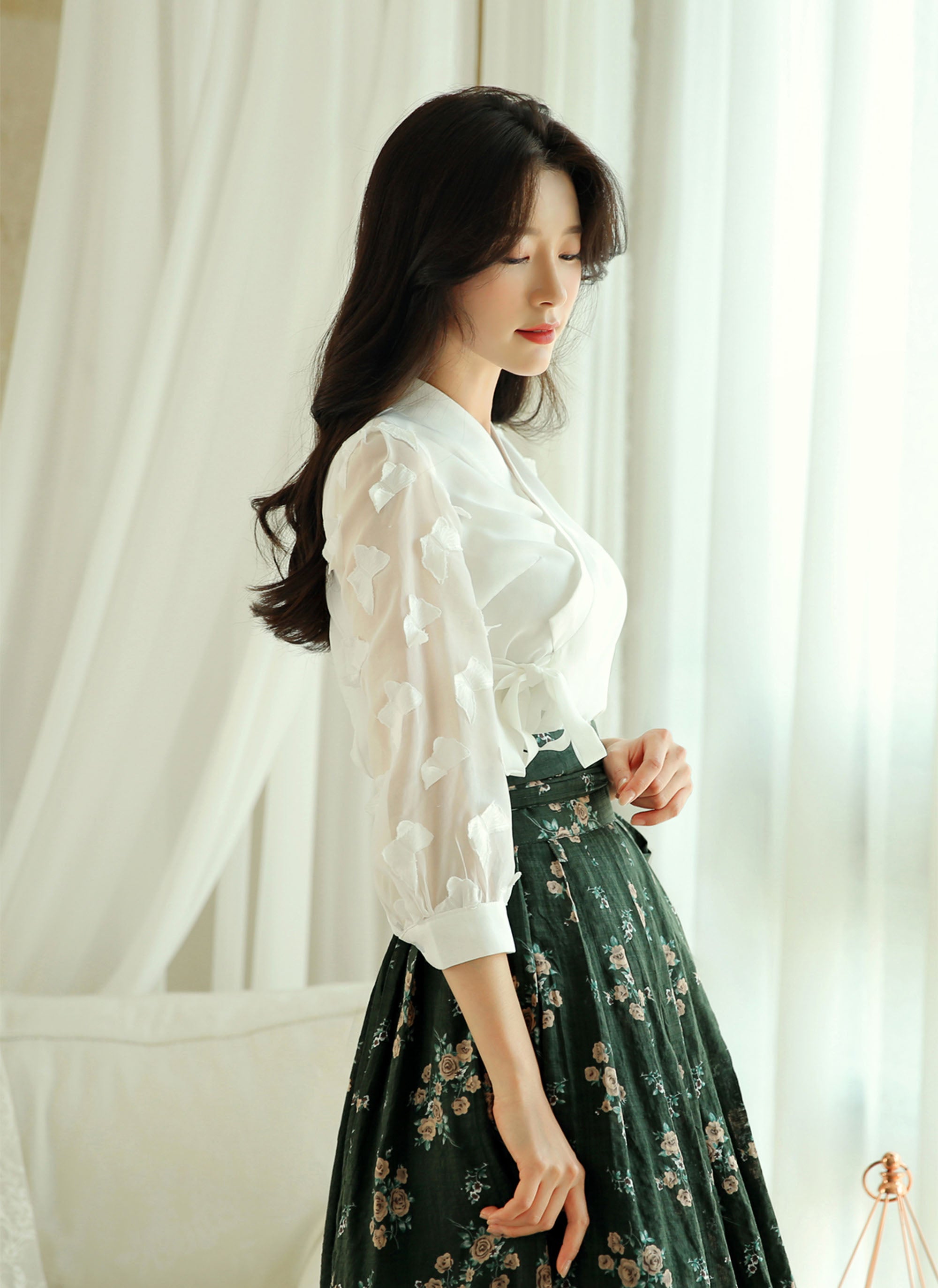 Handmade Modern Hanbok online Blouse For Women | Korean Style Fashion Top Shirt Jeogori & Skirt (SNT0036)