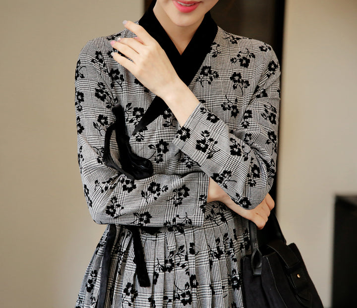 Korean Modern Hanbok Black Dress Fancy Casual Daily Clothing Fall Winter Fusion Hanbok CHD114