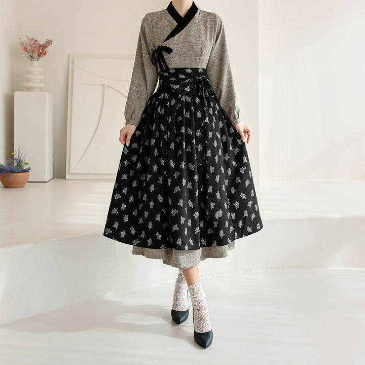 Woman Korean Modern Hanbok Gray Dress Black Wrapped Skirt Fancy Casual Daily Clothing Fusion Hanbok Party CHD408