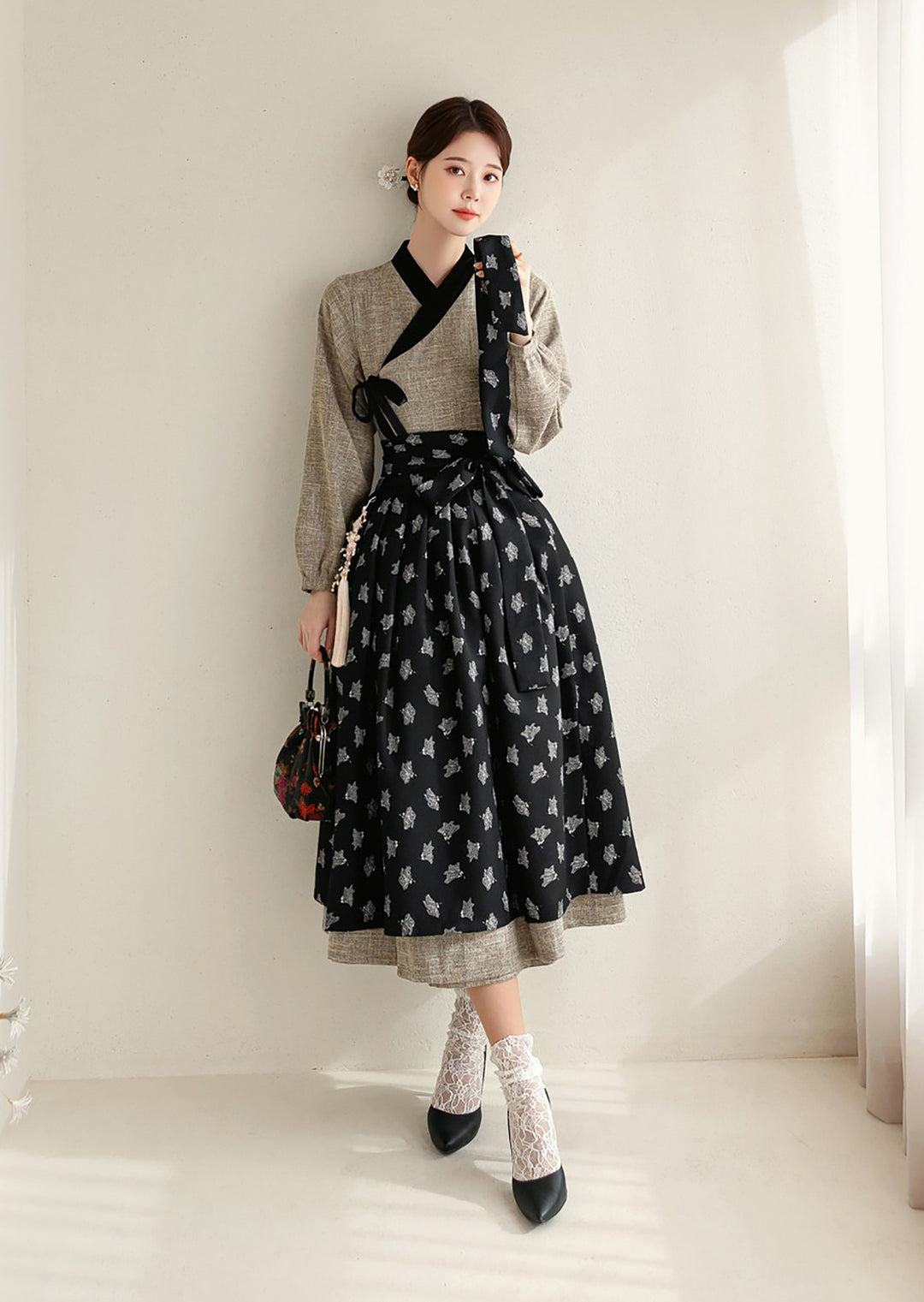 Woman Korean Modern Hanbok Gray Dress Black Wrapped Skirt Fancy Casual Daily Clothing Fusion Hanbok Party CHD408