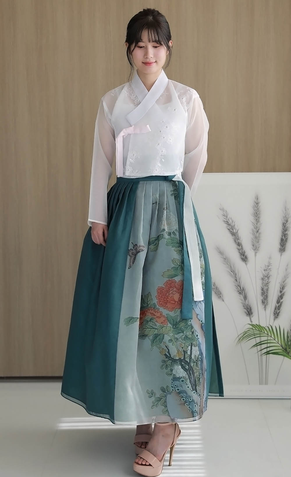 Korean Modern Daily Hanbok Casual Modernized Party Celebration Dress Top Jeogori Skirt Black Embroidery Traditional Painting SSN007