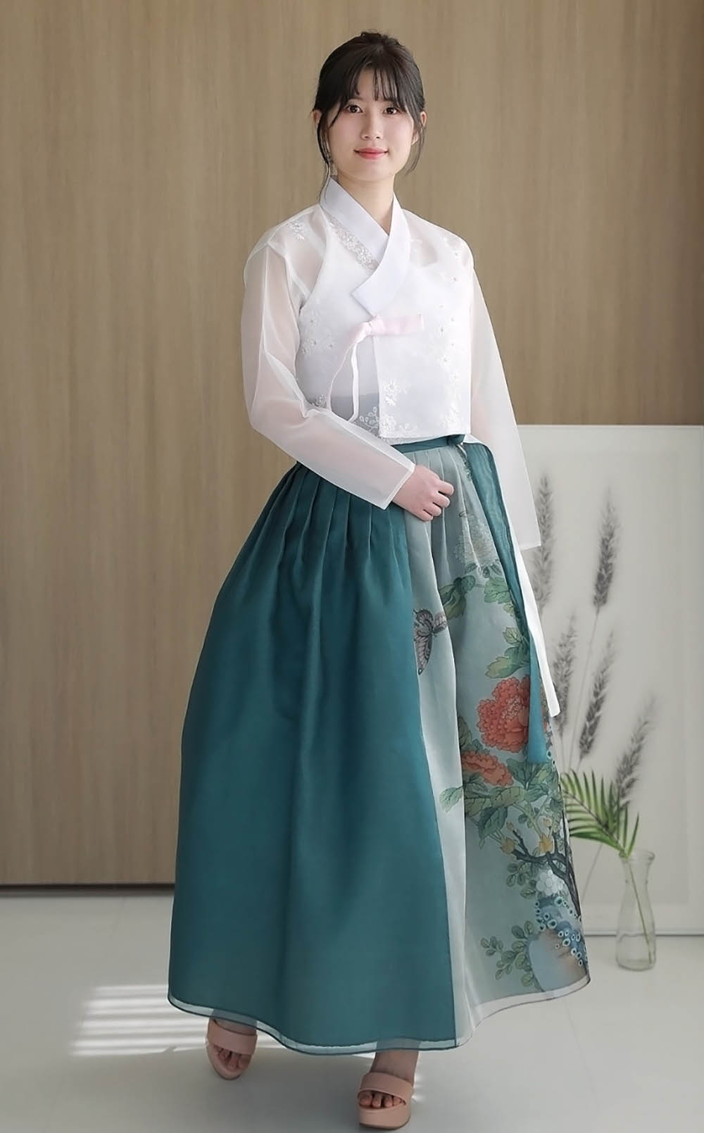 Korean Modern Daily Hanbok Casual Modernized Party Celebration Dress Top Jeogori Skirt Black Embroidery Traditional Painting SSN007